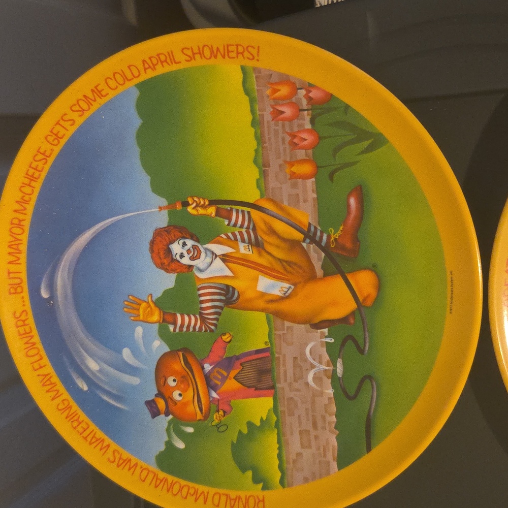 Set of 4 McDonald's Character Plates - Picture 4 of 7